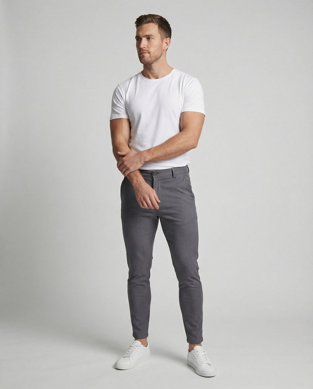 Comfortabele slim fit chino voor heren, ideaal voor zowel casual als zakelijke gelegenheden.