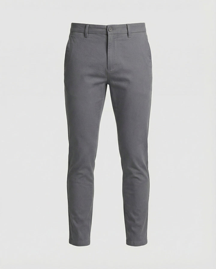 Moderne heren chino met slim fit pasvorm, een tijdloze keuze voor de modebewuste man.
