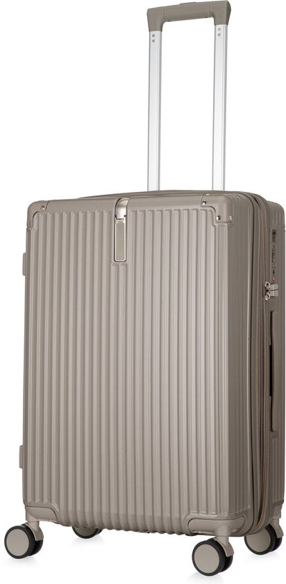 Zwarte hardshell reiskoffer met handige USB-oplaadpoort en geïntegreerde bekerhouder voor gemak.