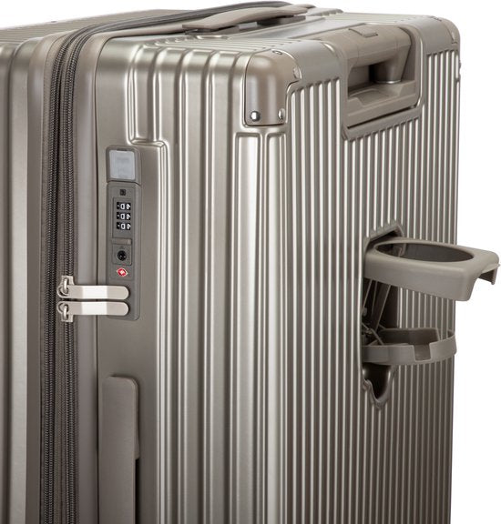 Robuuste hardshell reiskoffer met beschermende buitenkant, ideaal voor veilige bagage onderweg.
