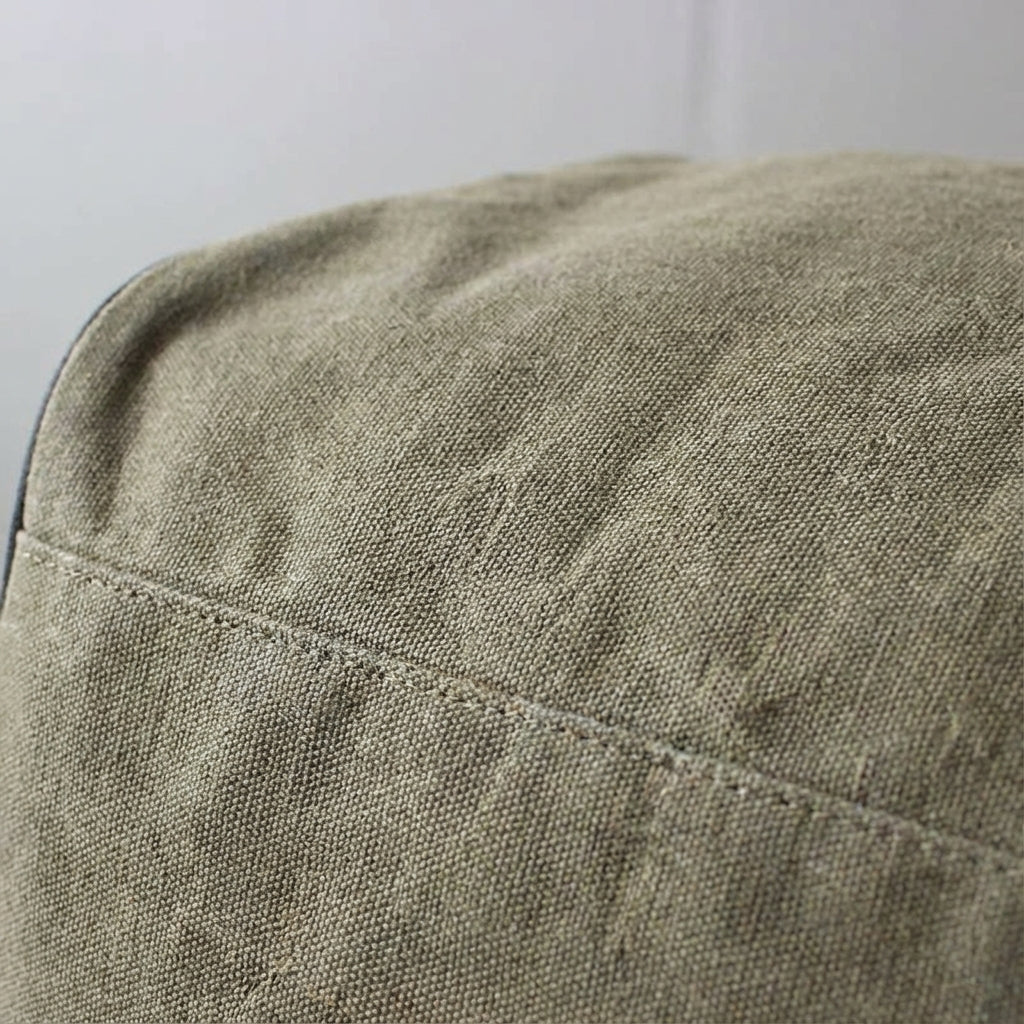 Heavy duty duffelbag met wielen van duurzaam canvas; de ultieme reistas voor al je vakanties.