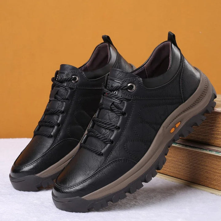 Comfortabele herenschoenen, stevig en ideaal voor dagelijks gebruik. Biedt voetcomfort, geschikt voor elke casual outfit.