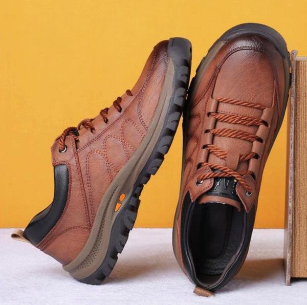Stevige herenschoenen met robuuste zool en comfortabel design. Geschikt voor dagelijks gebruik en diverse mode, bruin of zwart.