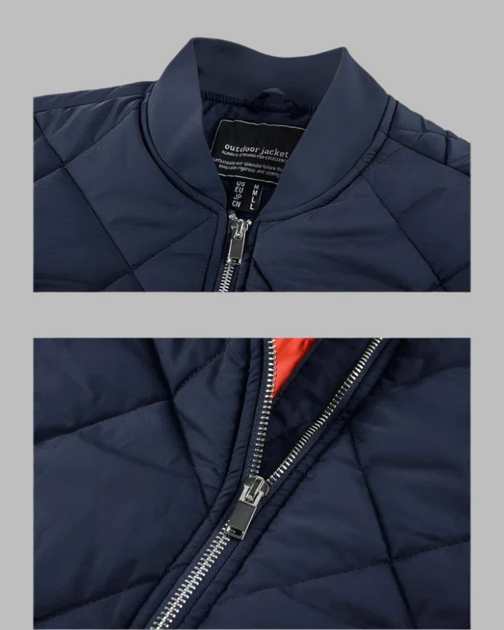 Detail van het gewatteerde heren bomberjack met duurzame ritssluiting en comfortabele voering.