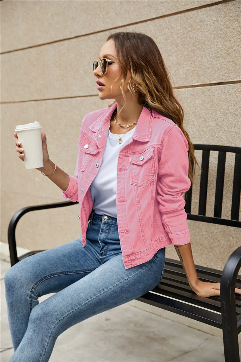 Stijlvol dames denim jack met knoopsluiting en zakken in hemelsblauw voor een veelzijdige, tijdloze look