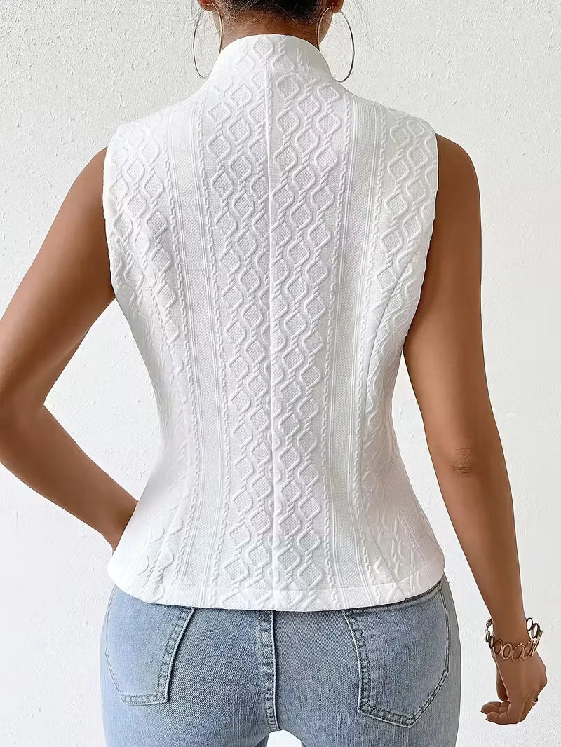Elegant dames slim fit gilet, mouwloos met V-hals, ideaal voor smart-casual herfst en winter outfits.