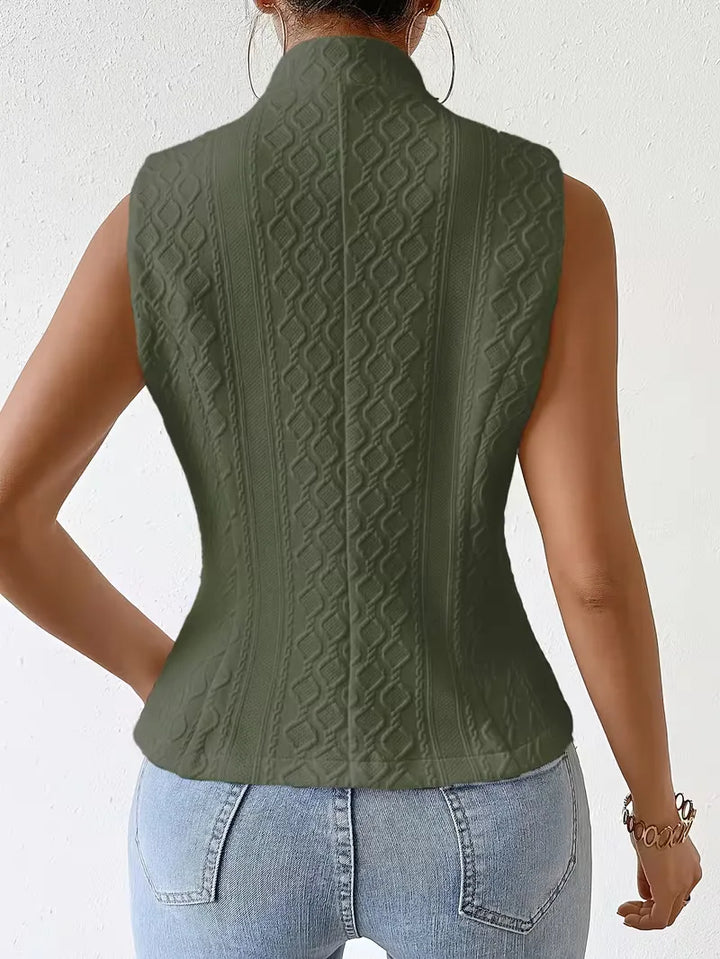 Smart-casual dames gilet, mouwloos met V-hals en knopen, perfect voor een elegante gelaagde look.