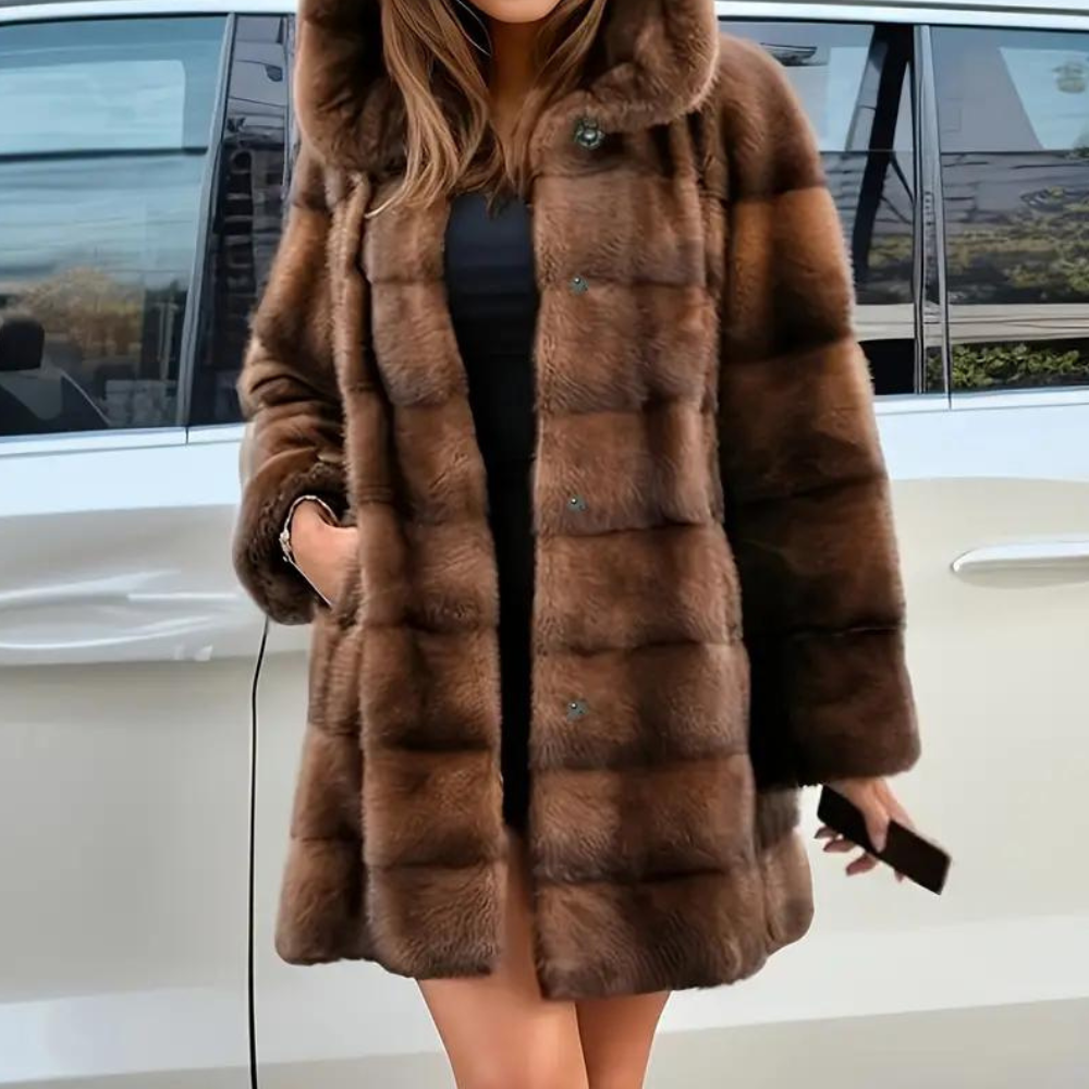 "Stijlvol damesjack met capuchon, warm bruin imitatiebont, elegant ontwerp, ideaal voor herfst en winter, vrouwelijke pasvorm