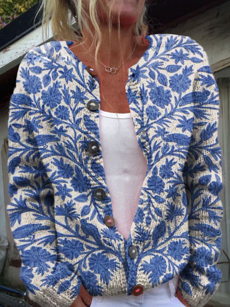 Stijlvol gebreid damesvest met trendy print, perfect voor herfst/winter. Comfortabel en modieus.