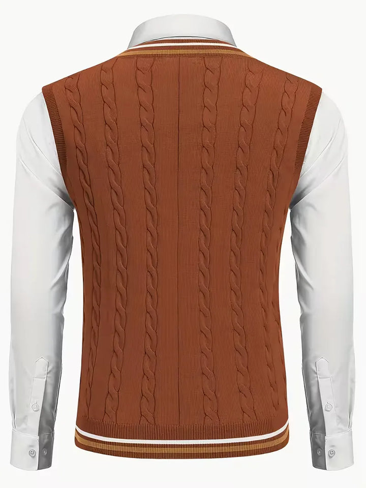 Comfortabel herenvest, mouwloos, V-hals, gebreid met kabelpatroon. Ideaal voor herfst/winter.