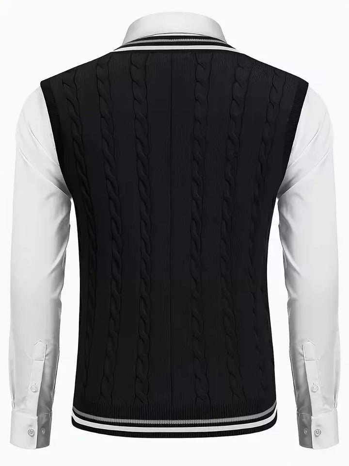 Gebreid herenvest, mouwloos, V-hals. Stijlvol en warm voor smartcasual of zakelijke outfits.