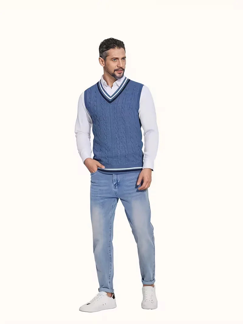 Comfortabel gebreid herenvest, mouwloos, met V-hals en elegant kabelpatroon voor herfstmode.