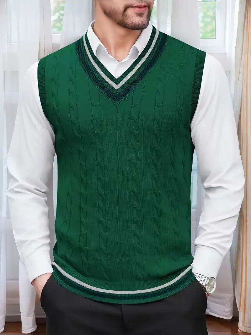 Comfortabel gebreid herenvest met V-hals, mouwloos. Ideaal voor koude dagen en een nette look.