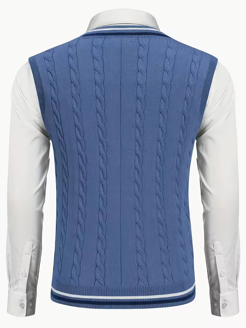 Smartcasual heren vest, mouwloos, met diepe V-hals, gebreid en met fijn kabelpatroon.