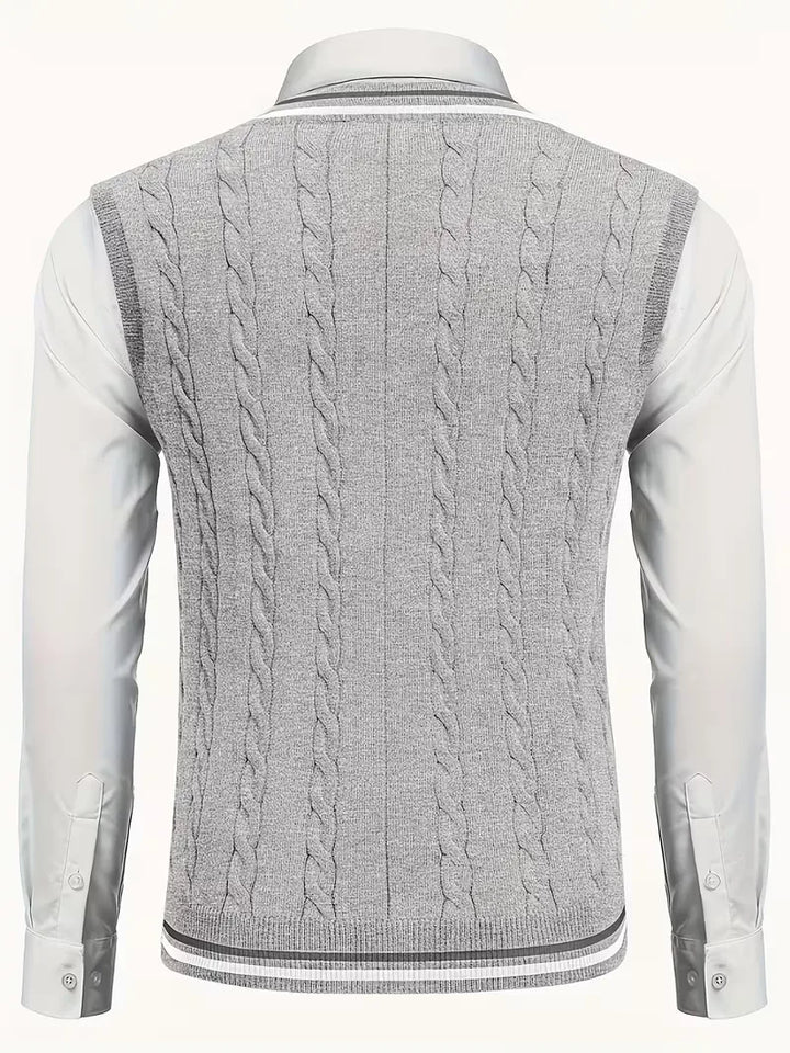 Stijlvol herenvest, mouwloos, V-hals, gebreid. Ideaal voor een elegante laagjeslook.