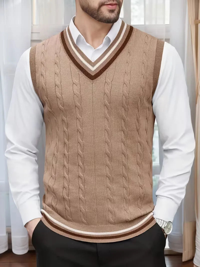 Gebreid herenvest, mouwloos, V-hals. Combineert comfort met smartcasual elegantie.