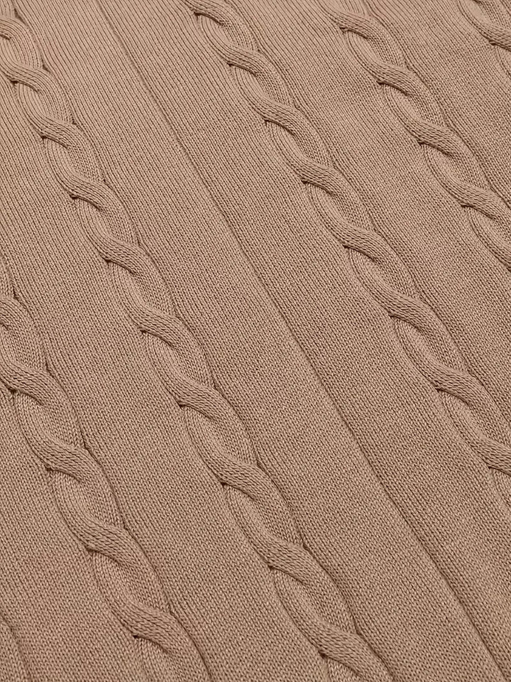 Comfortabel gebreid herenvest, mouwloos, V-hals. Warme en stijlvolle aanvulling op je outfit.