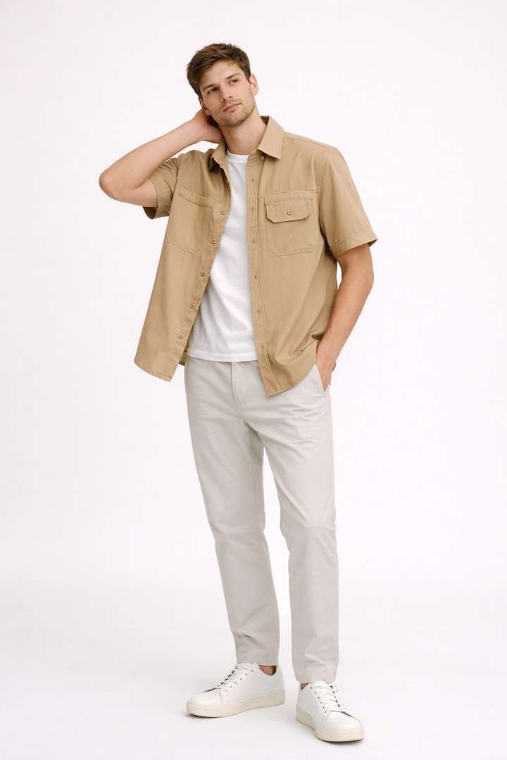 Zomers herenoverhemd korte mouwen, lichte stof voor ultiem comfort en een relaxte vrijetijdslook.