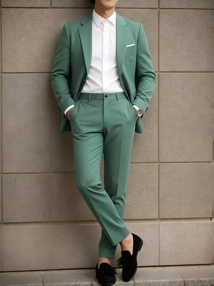 Bruiloft slim fit herenpak, zorgt voor een onberispelijke look op de grote dag.