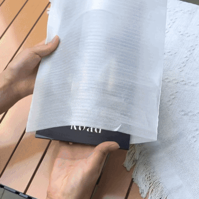 "Stijlvol zonnekracht huisnummerbord, elegant ontwerp met solarverlichting, weersbestendig, in goud en zilver beschikbaar."