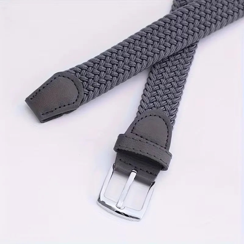 Trendy gevlochten brede riem, perfect voor de lente- en zomercollectie als comfortabel accessoire.