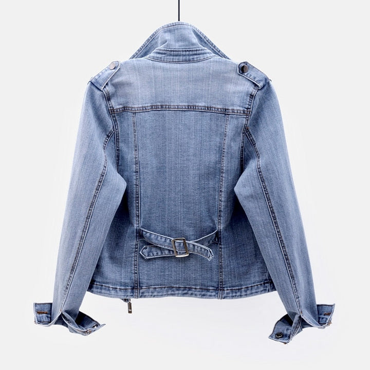 "Stijlvolle dames denim spijkerjas, vintage look met klassieke kraag en metalen knopen, flatterende pasvorm."