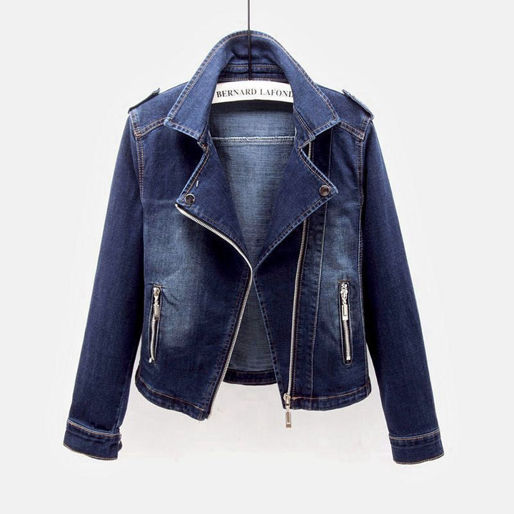 "Stijlvolle dames denim spijkerjas, vintage look met klassieke kraag en metalen knopen, flatterende pasvorm."