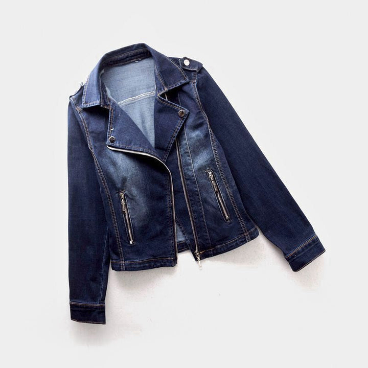"Stijlvolle dames denim spijkerjas, vintage look met klassieke kraag en metalen knopen, flatterende pasvorm."