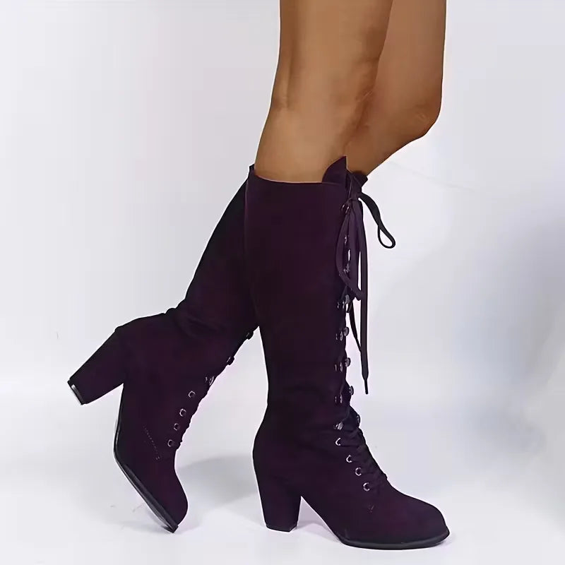 Elegante dames enkellaarsjes met blokhak, perfect voor een stijlvolle herfstlook.
