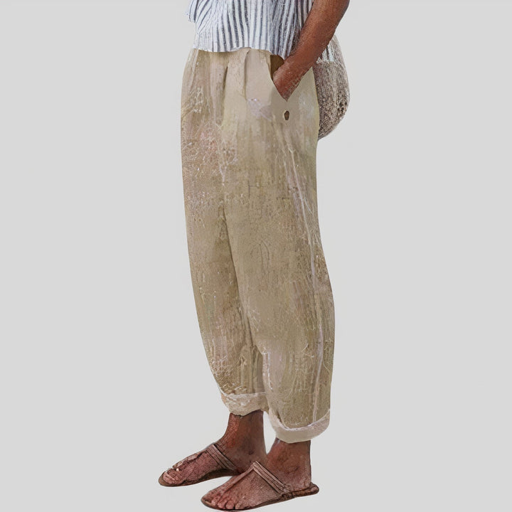 "Stijlvolle dames linnen broek Isidora, comfortabel en ademend, in trendy kleuren, perfect voor elke gelegenheid."