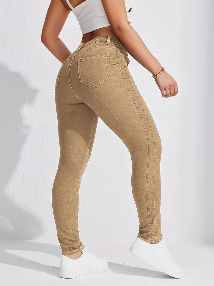 Dameskleding: trendy hoge taille skinny jeans, ideaal voor een stijlvolle, casual look.