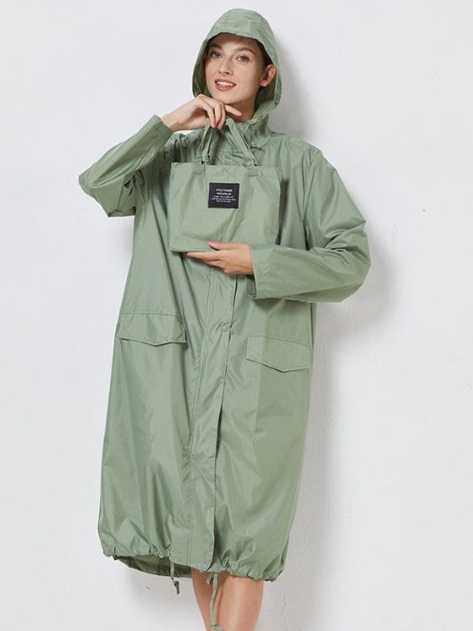 Stijlvolle dames windjas in blauw, groen of zwart, weerbestendig en elegant, verkrijgbaar in meerdere maten.