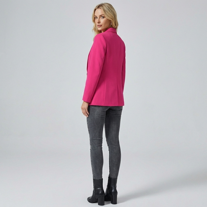 Modieuze damesblazer met zakken, perfect voor lente en herfst, veelzijdig design.