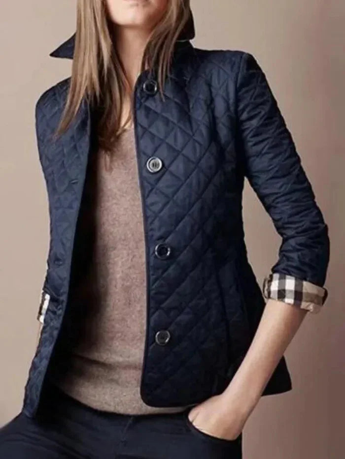 "Stijlvolle damesjas in beige met luxe stoffen, ademend en veelzijdig, perfect voor elke seizoensoutfit."