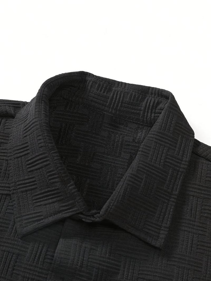 Comfortabele en stijlvolle heren 2-delige outfit van polyester mix. Casual zomerkleding voor mannen.