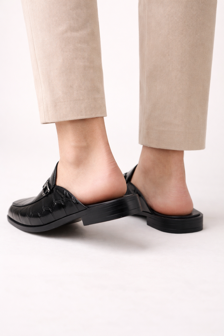 Elegante heren loafers met comfortabele hak en gestroomlijnd design, perfect voor elke gelegenheid.