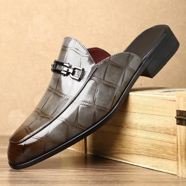 Modern design heren instappers met comfortabele hak, perfecte smart casual schoenen voor de modebewuste man.