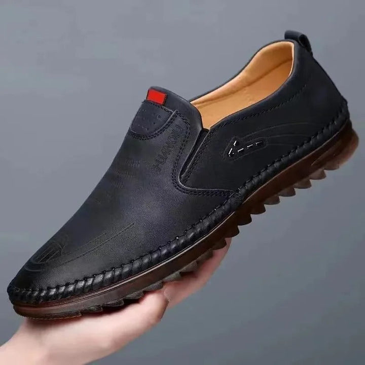 Comfortabele heren instappers met antislip zolen en ademend bovenwerk, ideaal voor zomerse dagen.