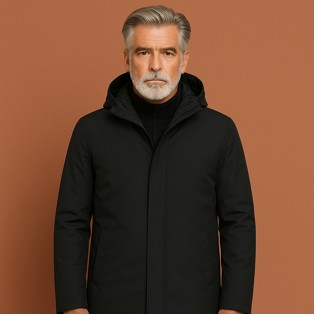 Warme slimfit heren winterjas met capuchon, ideaal voor casual outdoor activiteiten in herfst en winter.