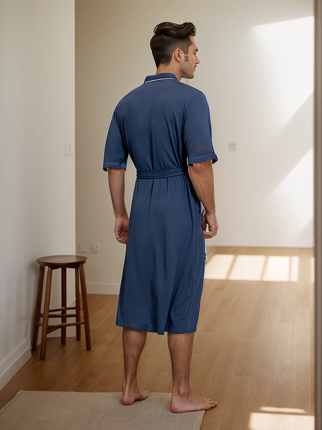 "Stijlvolle herenbadjas Noah met korte mouwen, dubbele zakken en modern design in effen kleur voor dagelijks comfort en stijl