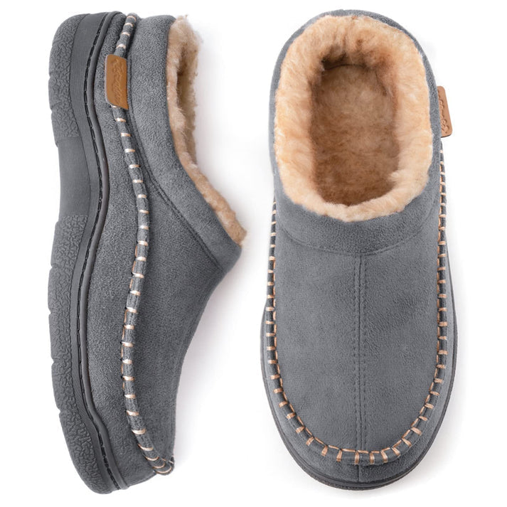 Zijaanzicht van elegante herenpantoffels. Comfortabele huisschoenen, ideaal voor luxe en warme voeten.