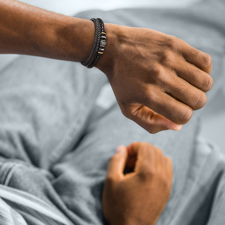 Stijlvolle lederen mannenarmband, echt leer en roestvrij staal, personaliseerbaar, elegant accessoire voor elke gelegenheid.