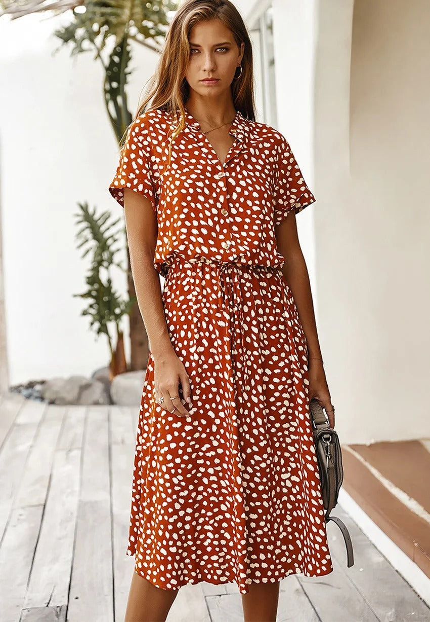 Modieuze dames midi zomerjurk met korte mouwen, ideaal voor een stijlvolle look.