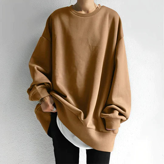 "Stijlvolle oversized trui Joséfine, comfortabele pasvorm met zachte stof, ideaal voor milieubewuste mode in dameskleding."