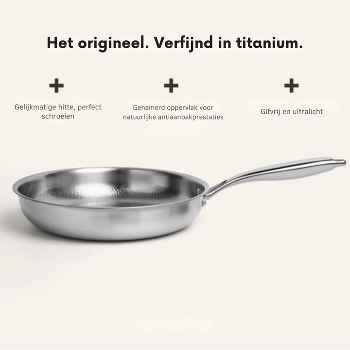 Gifvrije titanium gehamerde pan, ideaal voor gezond koken. Sterk en stijlvol kookgerei voor thuisgebruik.