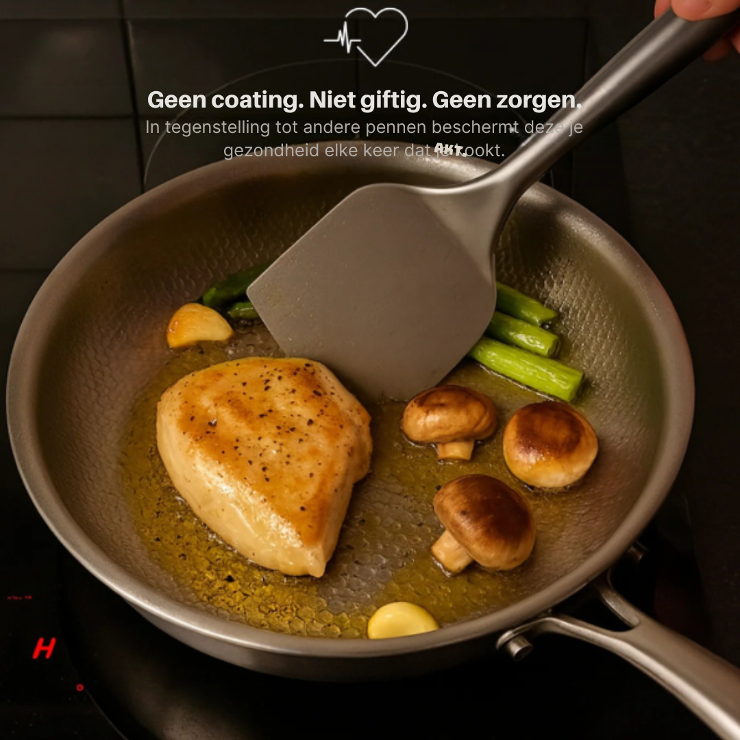 Titanium gehamerde koekenpan, speciaal voor de gepassioneerde thuischef. Duurzaam en van topkwaliteit.