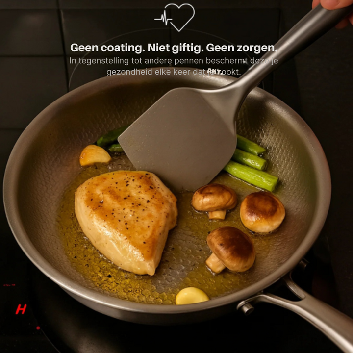 Titanium gehamerde koekenpan, speciaal voor de gepassioneerde thuischef. Duurzaam en van topkwaliteit.