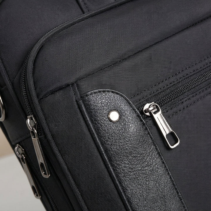 Moderne UrbanBrief canvas schoudertas, perfect als zakelijke tas, computertas of veelzijdige reistas.