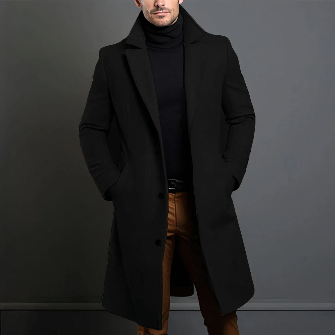 "Stijlvolle wollen heren trenchcoat, zijaanzicht; elegant, warm design geschikt voor formele en casual outfits."