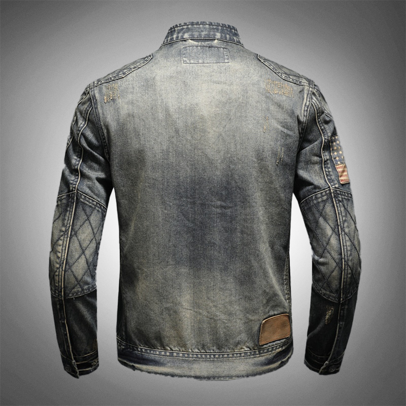 "Stoer heren bikerjack van denim met vintage wassing en leren accenten, verweerd effect voor robuuste en stijlvolle look."